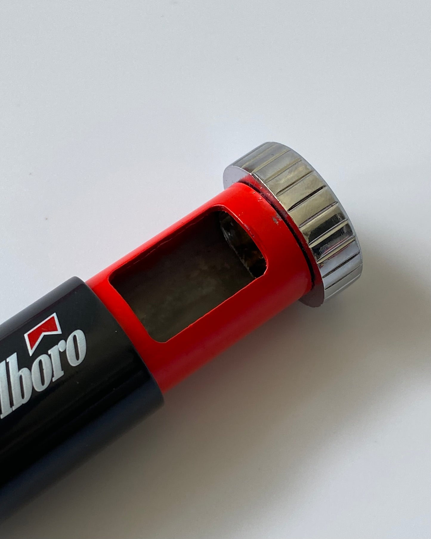GẠT TÀN DI ĐỘNG MARLBORO