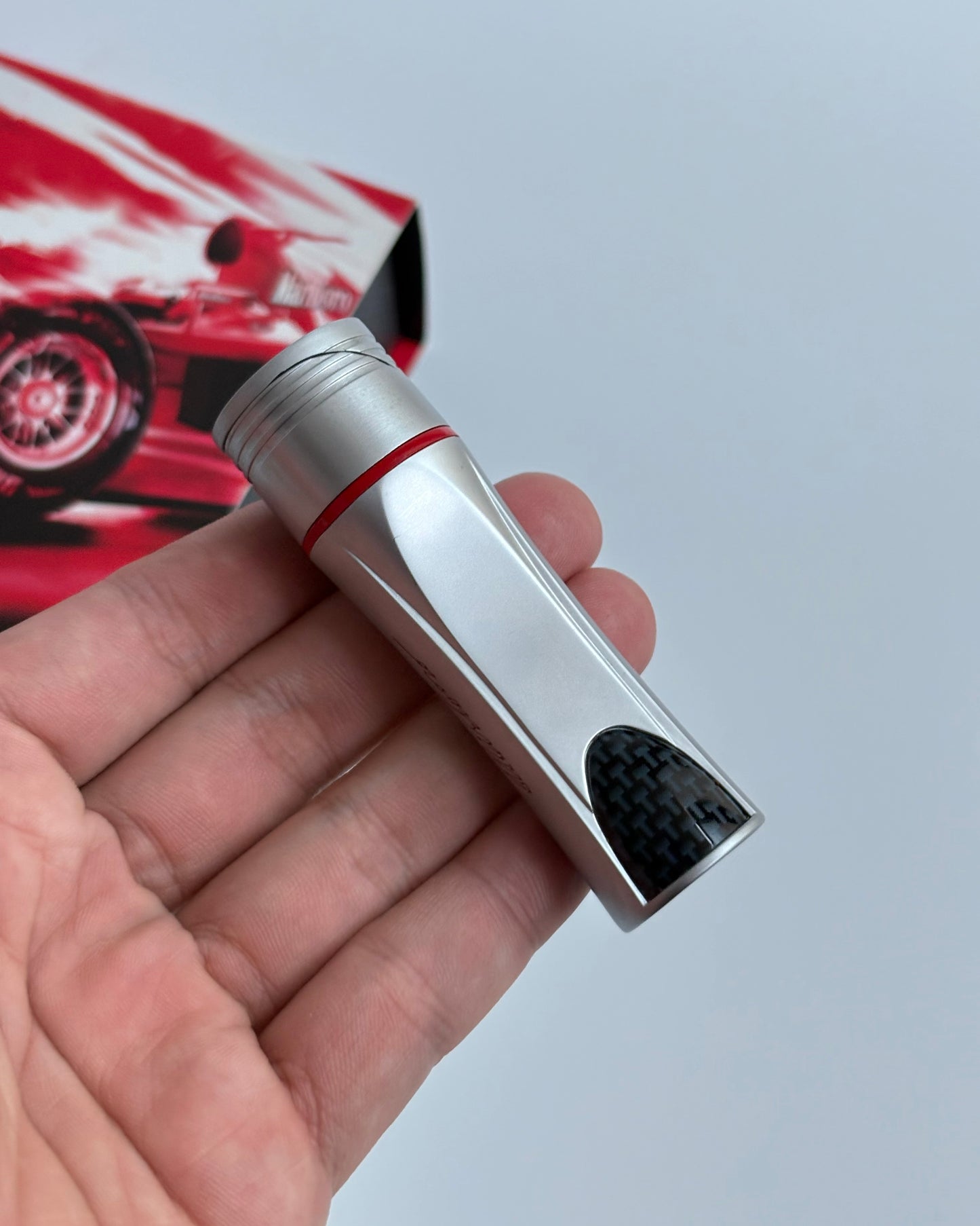 Bật lửa Ferrari x Marlboro