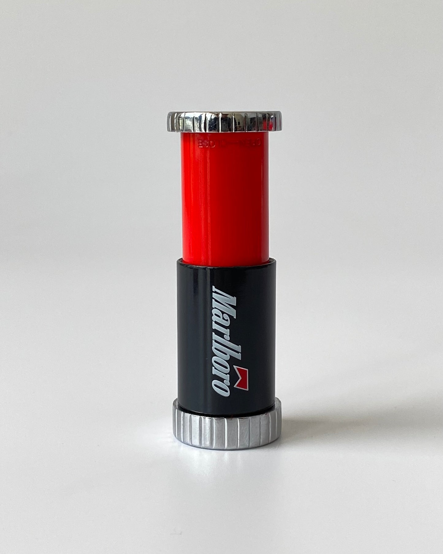 GẠT TÀN DI ĐỘNG MARLBORO